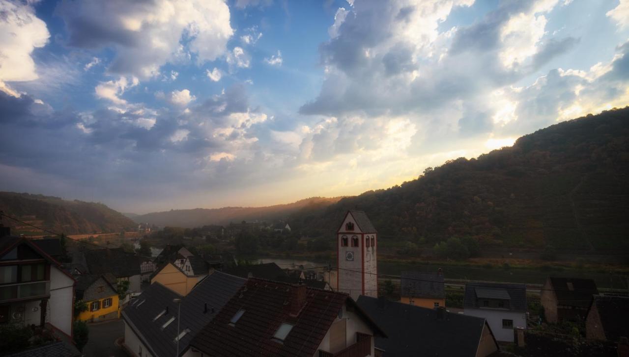 Ferienwohnungen Haus am Würzlaysteig Lehmen Exterior foto