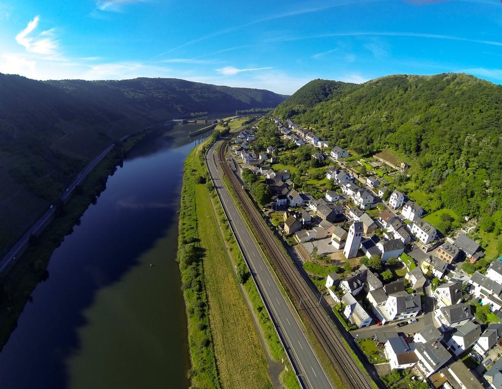 Ferienwohnungen Haus am Würzlaysteig Lehmen Exterior foto
