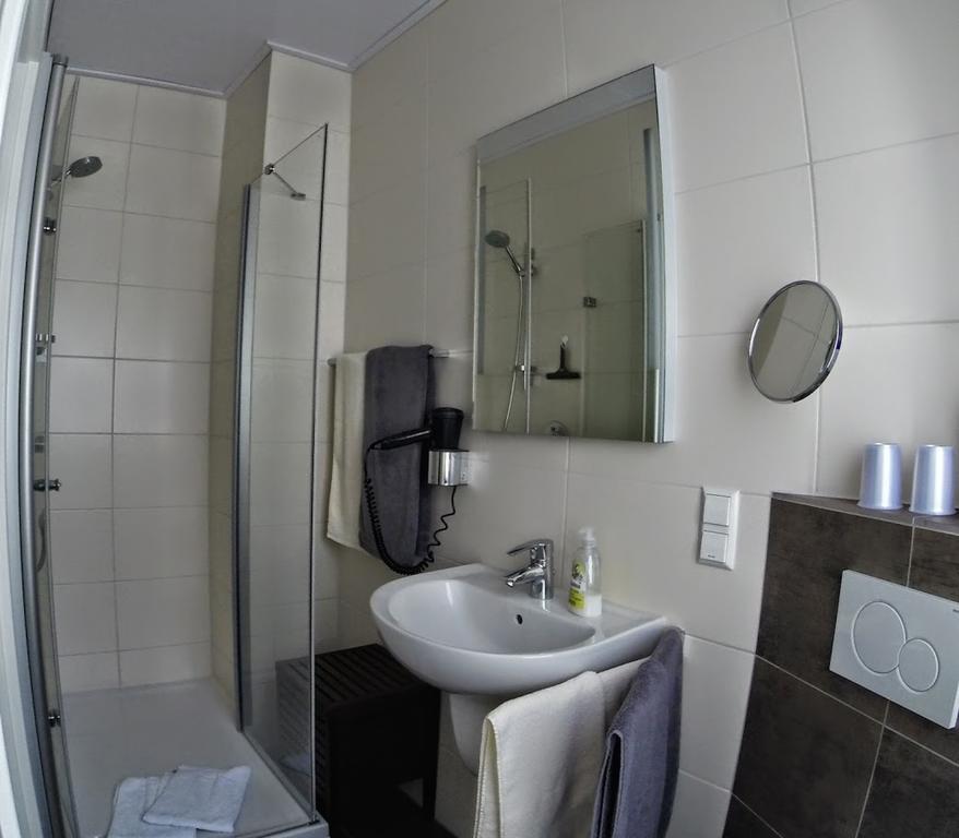 Ferienwohnungen Haus am Würzlaysteig Lehmen Zimmer foto